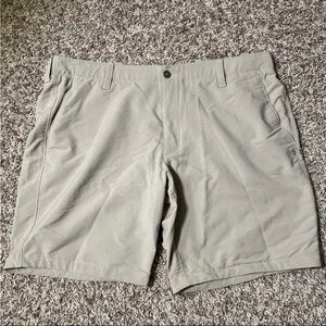Under Armour Size 40 Golf Shorts Brown Khaki Performance Chino Stretch Men’s